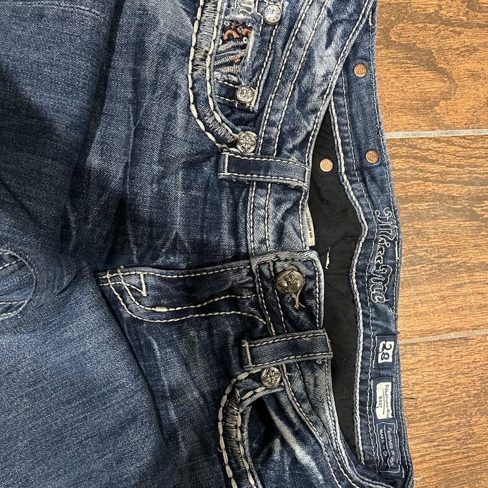 Buckle jeans